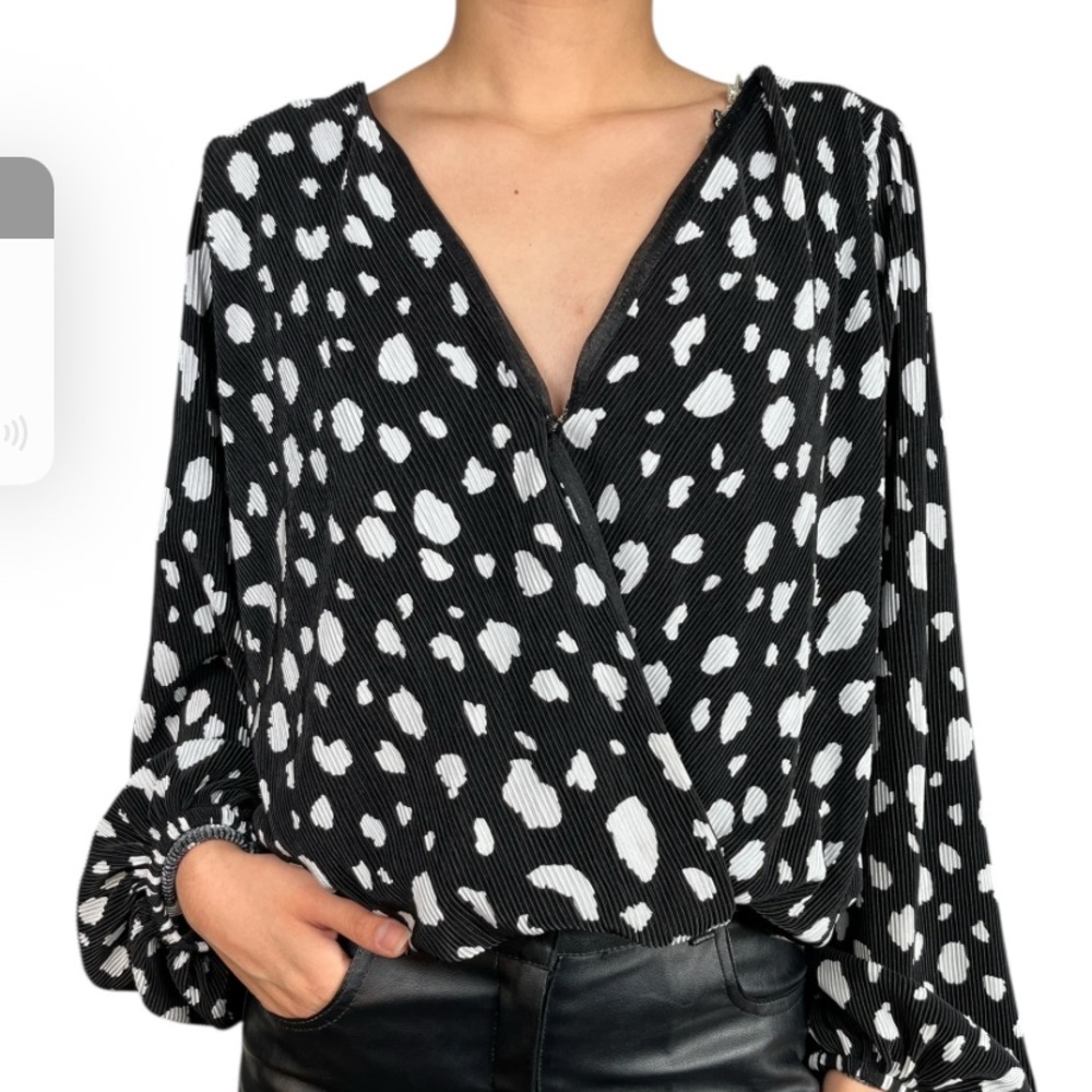 Astr the label Women's Black and White Polka Dot Top
